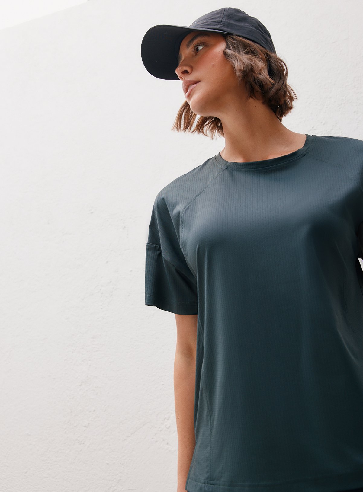 REAKTIV Dark Green Mesh Short Sleeve Performance Tee M