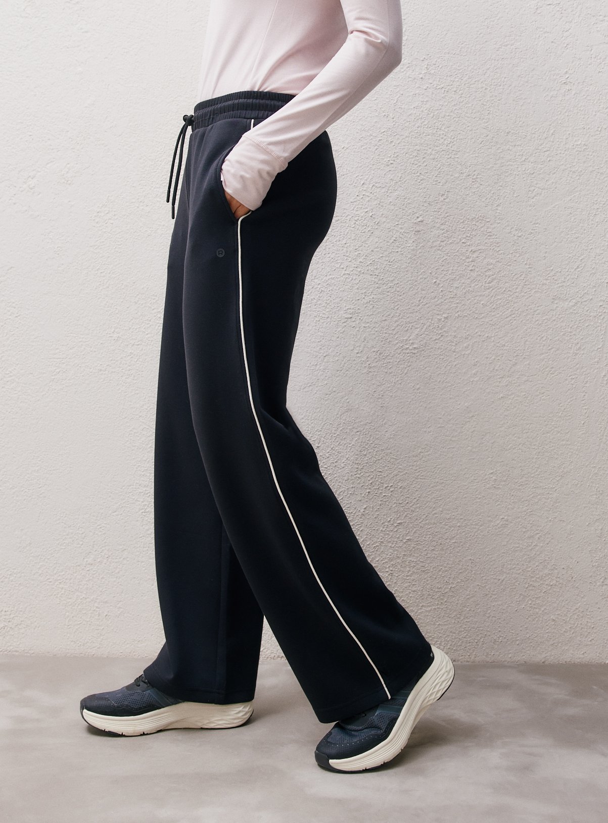 REAKTIV Black Piped Detail Scuba Wide Leg Jogger 