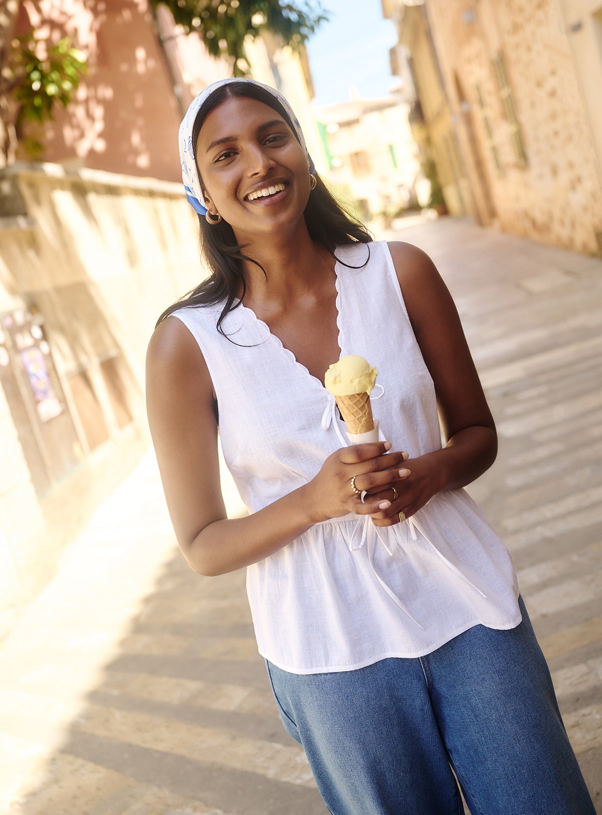 SIMPLY BE Tie Front Vest With Scalloped Edge White 