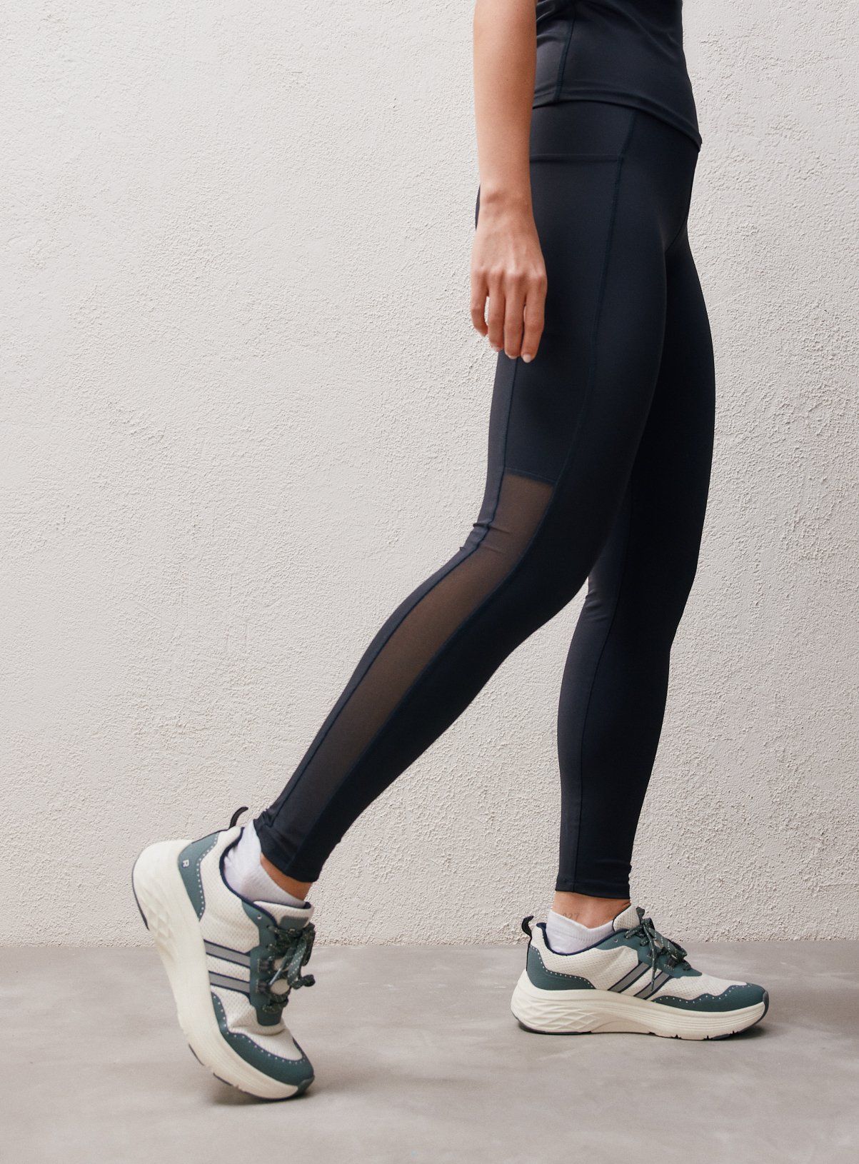 REAKTIV Black Mesh Panel Performance Legging XL
