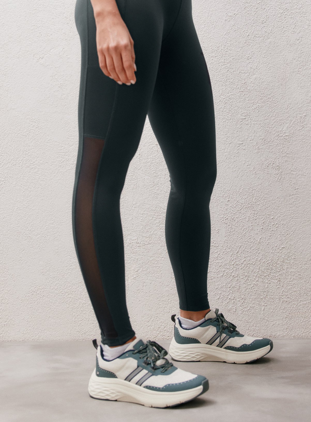 REAKTIV Mesh Panel Performance Legging 