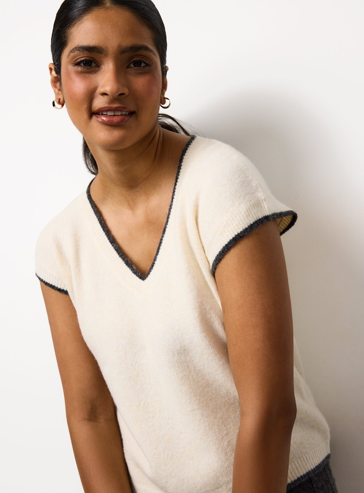 Cream V-Neck Tipped Tank S