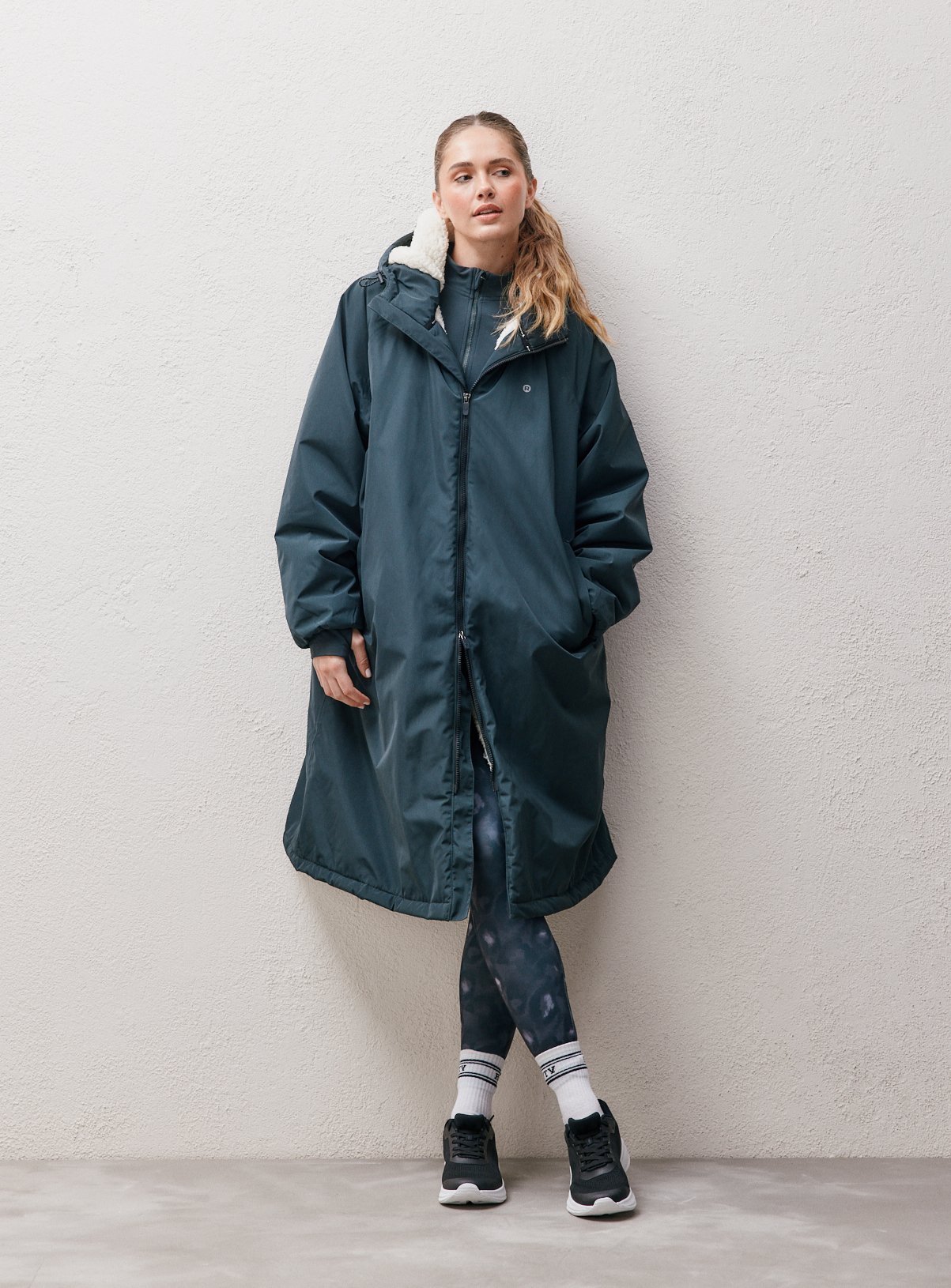REAKTIV Dark Green Waterproof Changing Robe Parka Coat 