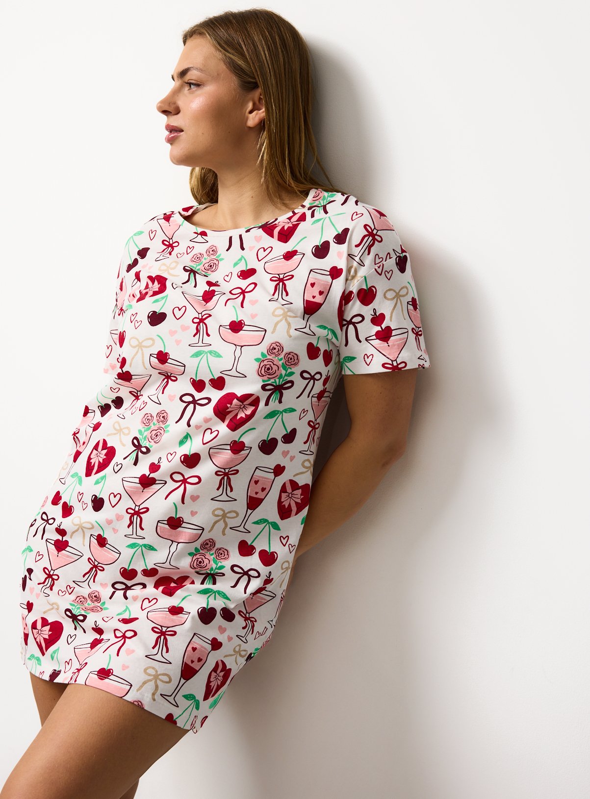 White Bows & Drinks Print Sleep Tee