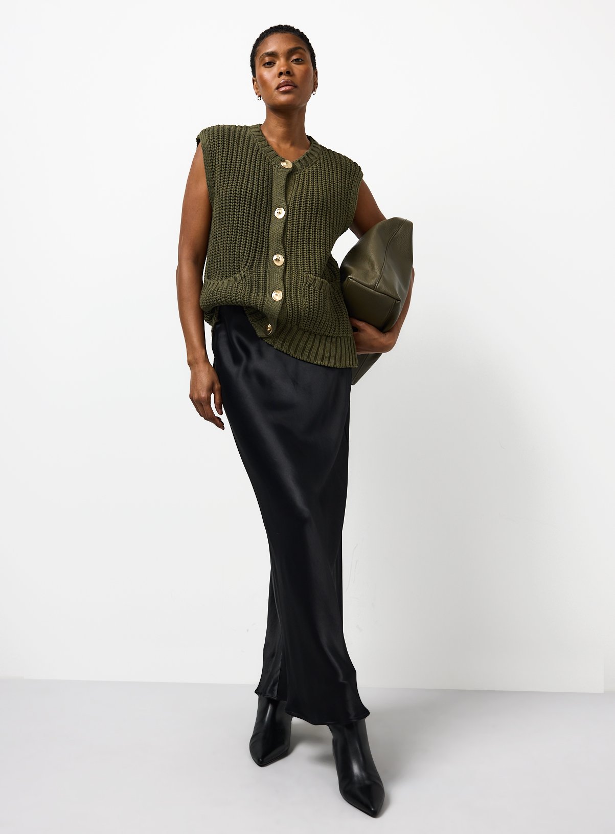 Green Chunky Knitted Gold Button Vest 10
