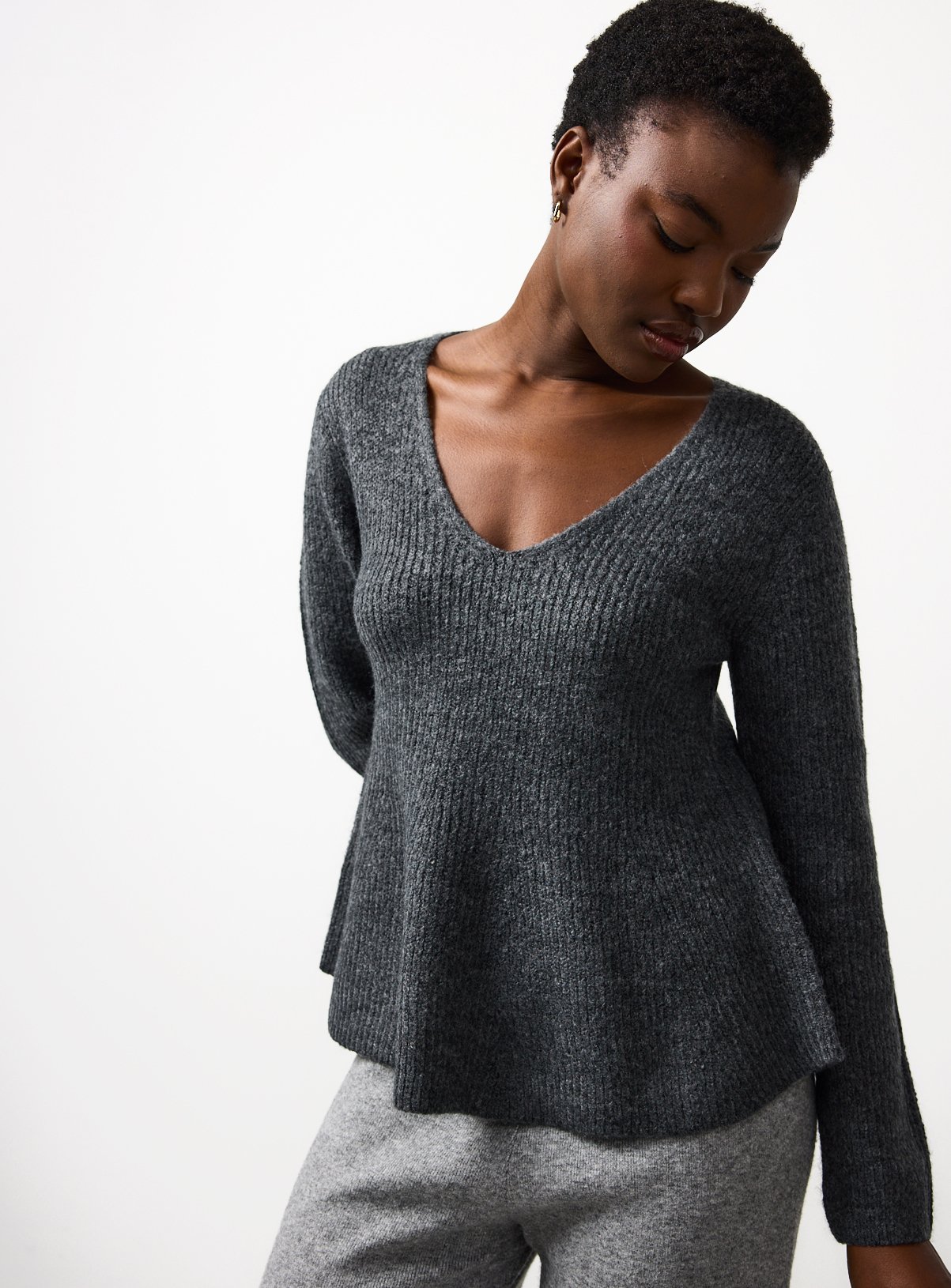Charcoal Cinched Waist V-Neck Jumper 14