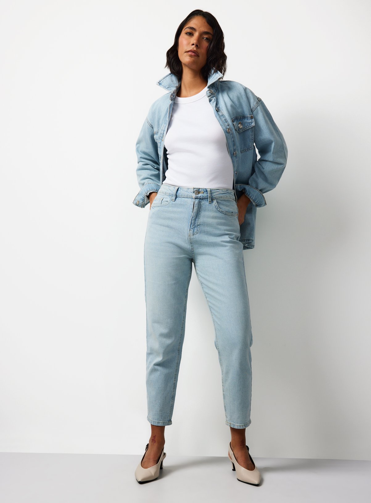 Light Denim High Rise Mom Jeans 10S