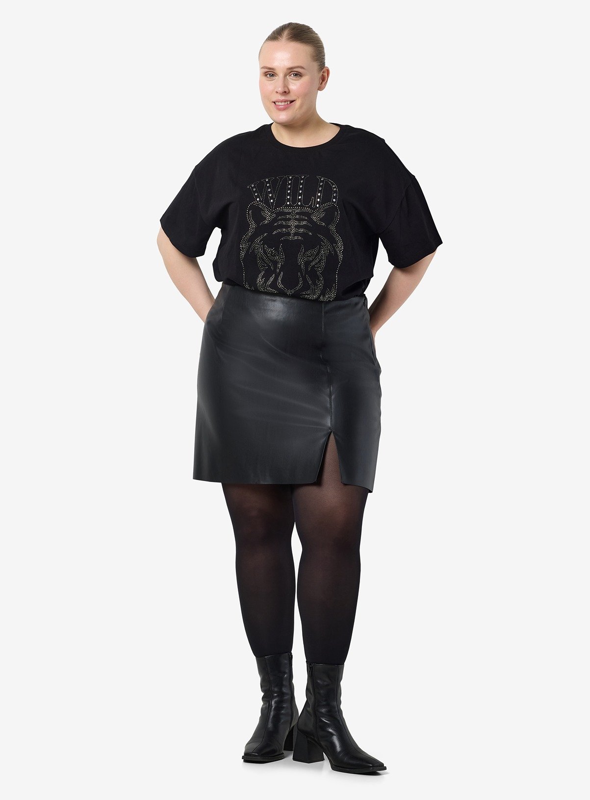 NOISY MAY Curve Short Faux Leather Skirt 
