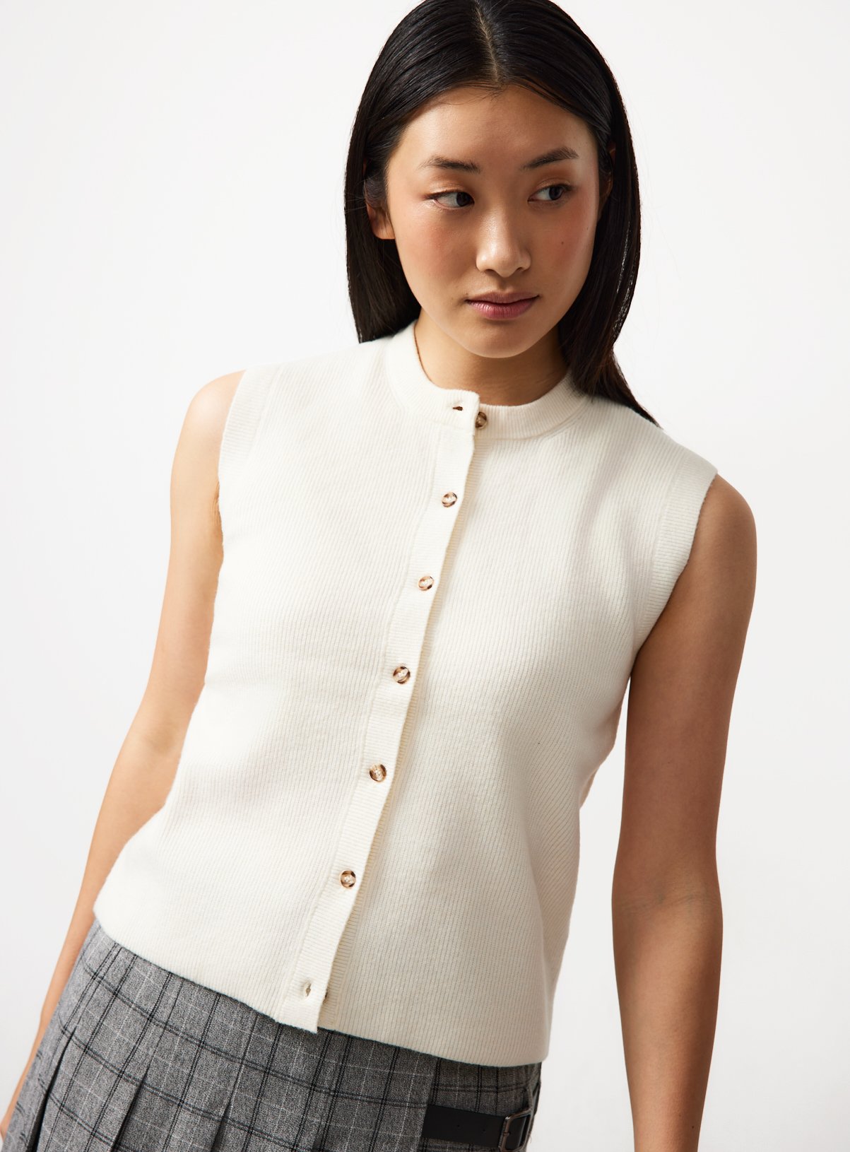 Cream Cosy Yarn Crew Neck Waistcoat 22