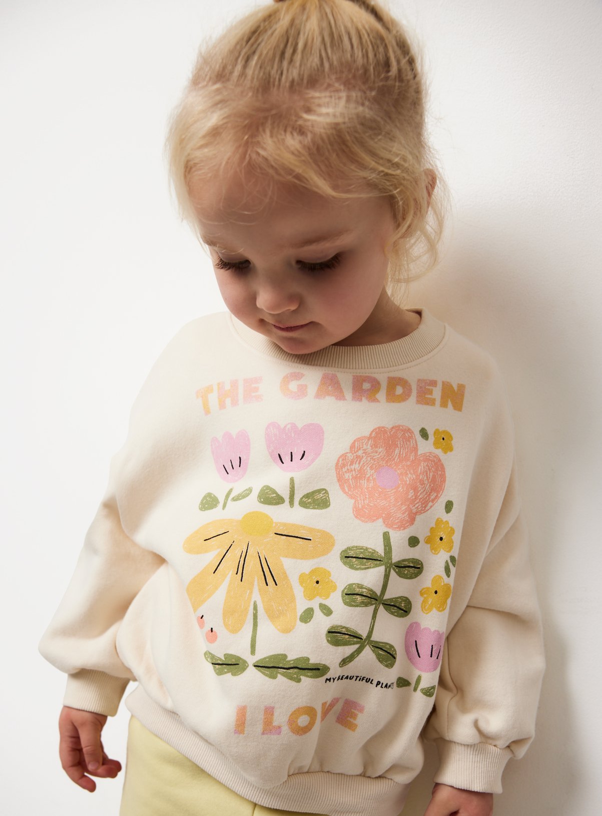 Cream Garden Graphic Sweatshirt 4-5 years