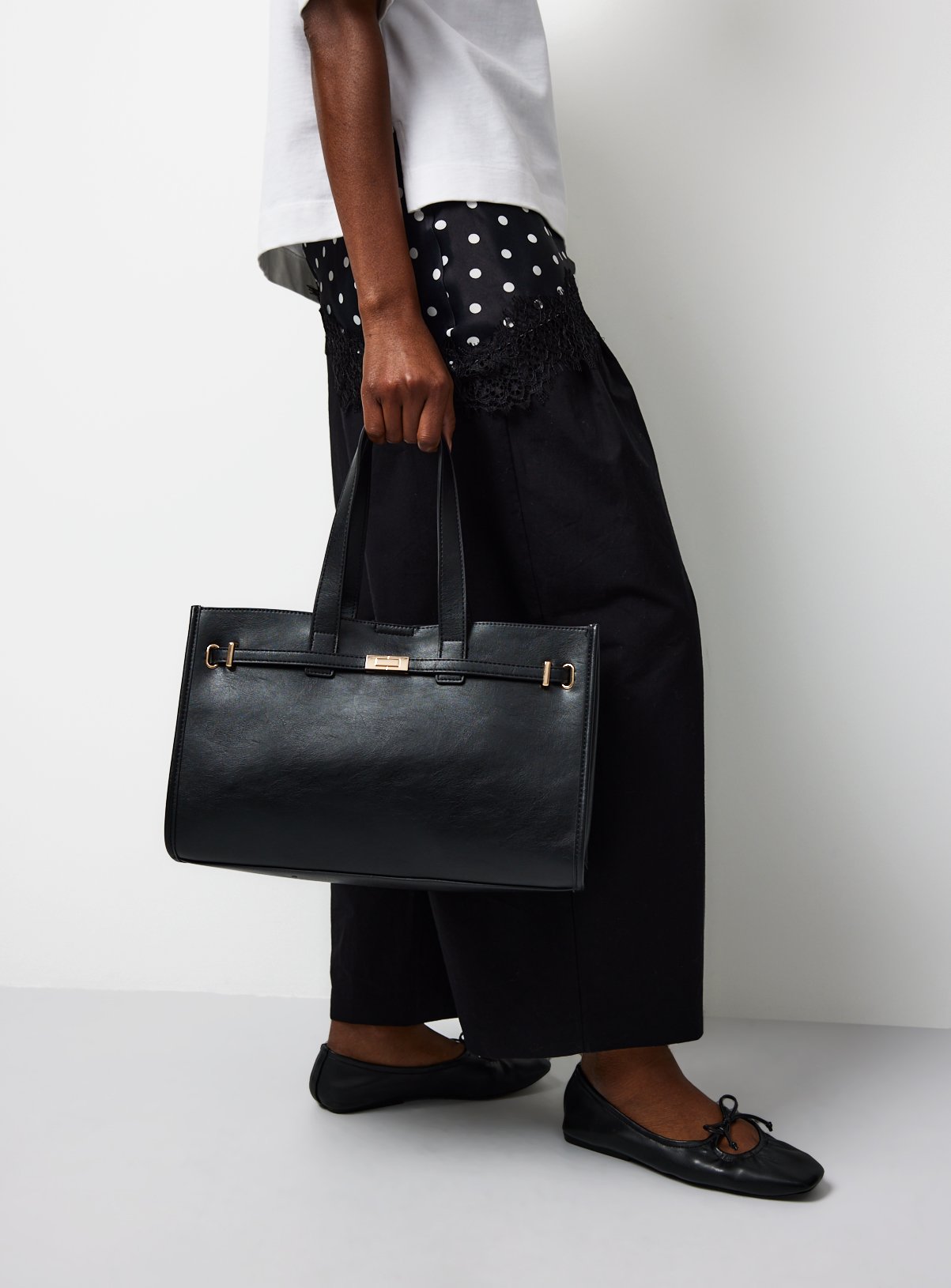 Black PU Leather Belted Bag One Size