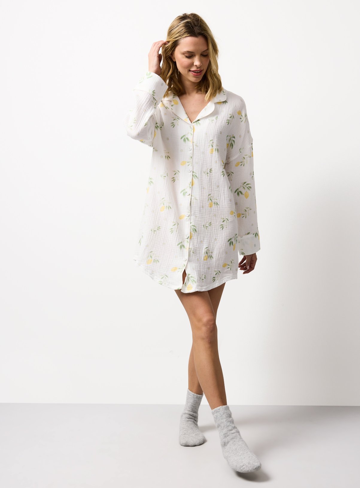 White Floral Lemon Print Double Cloth Night Shirt 