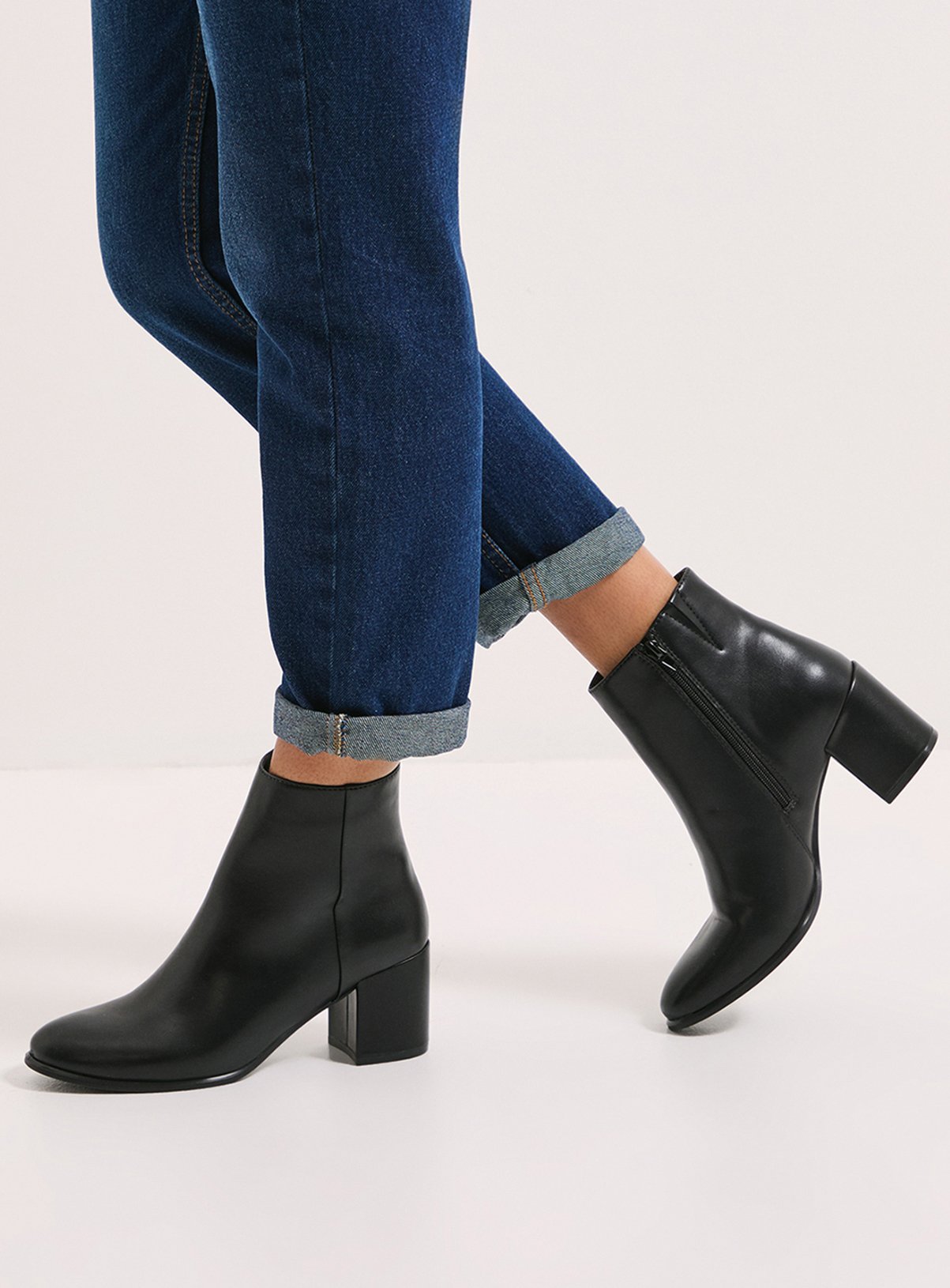 DOROTHY PERKINS Morgan Round Toe Medium Block Heel Ankle Boots 