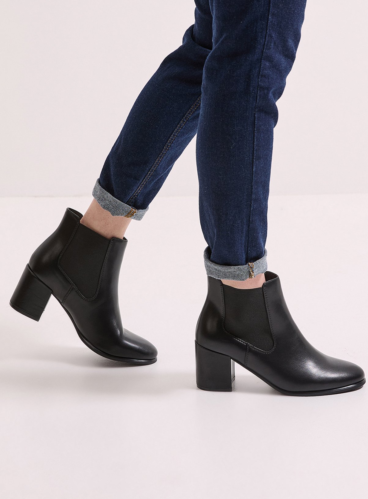 DOROTHY PERKINS Madam Medium Block Heel Chelsea Boots