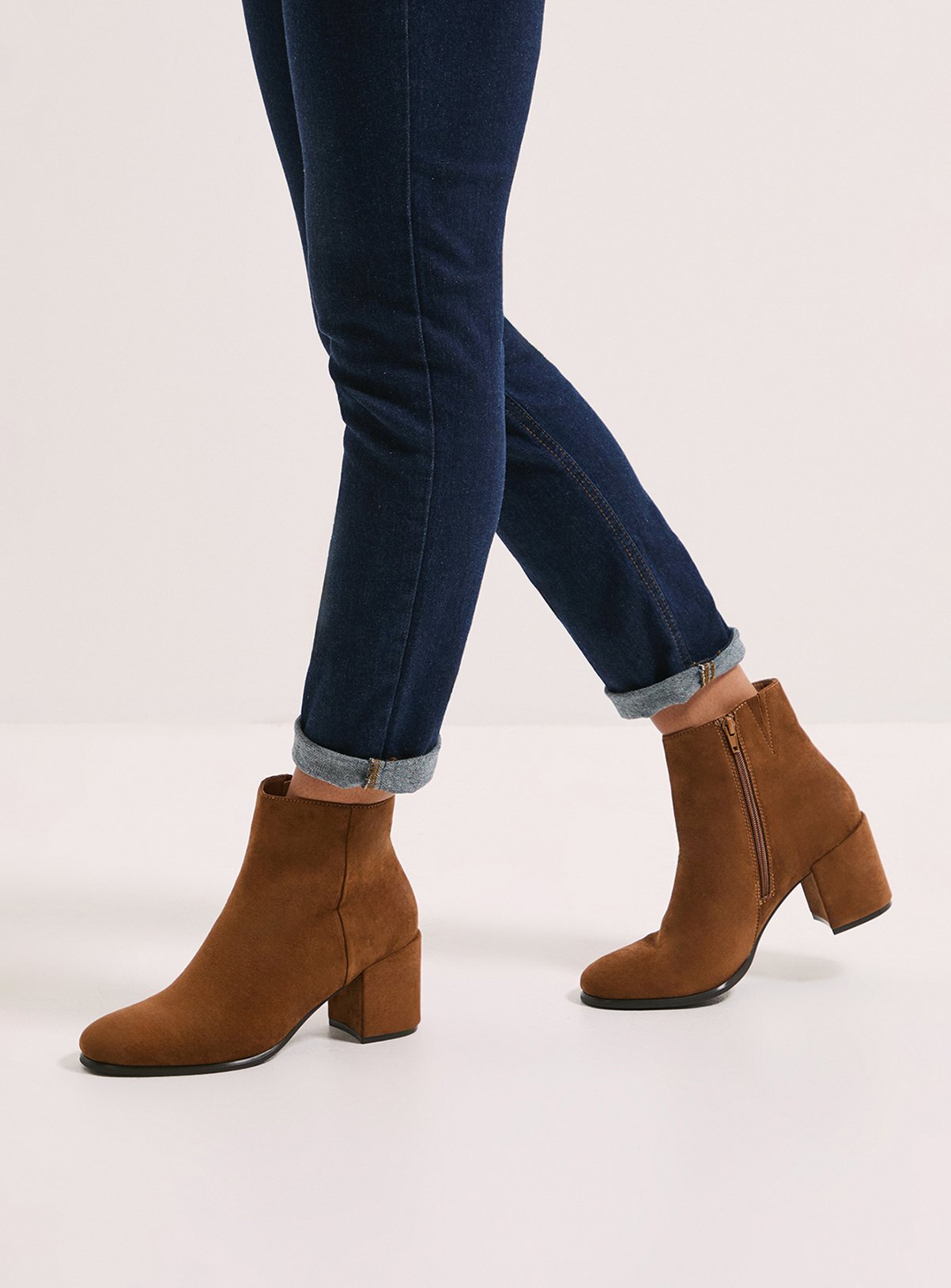 DOROTHY PERKINS Morgan Round Toe Medium Block Heel Ankle Boots 6