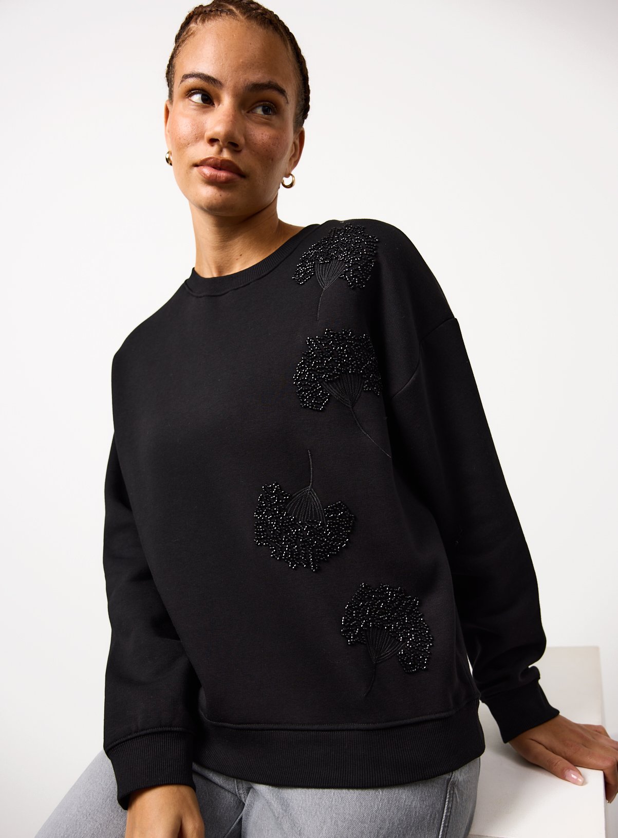 Crew Neck Flower Beaded Relaxed Sweatshirt 