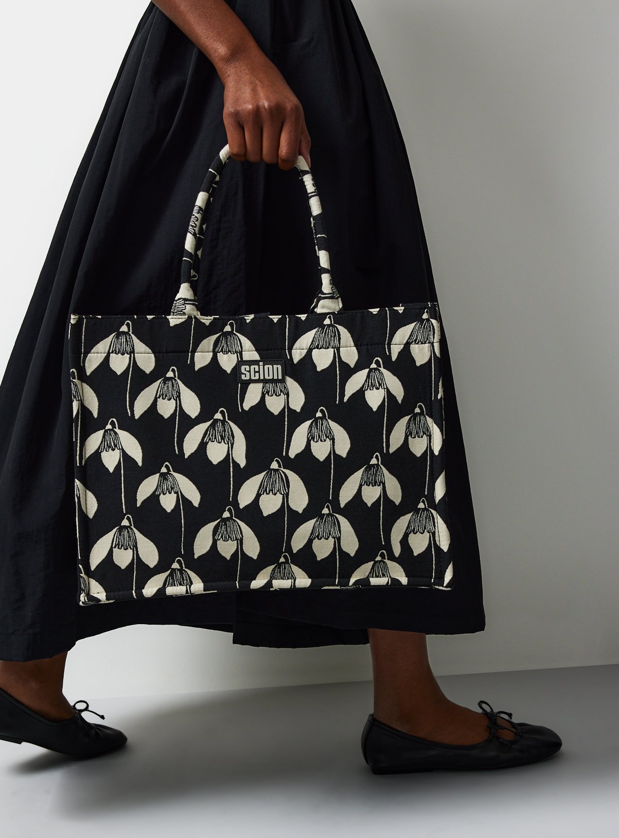 Tu X Scion Mono Snowdrop Print Tote Bag One Size