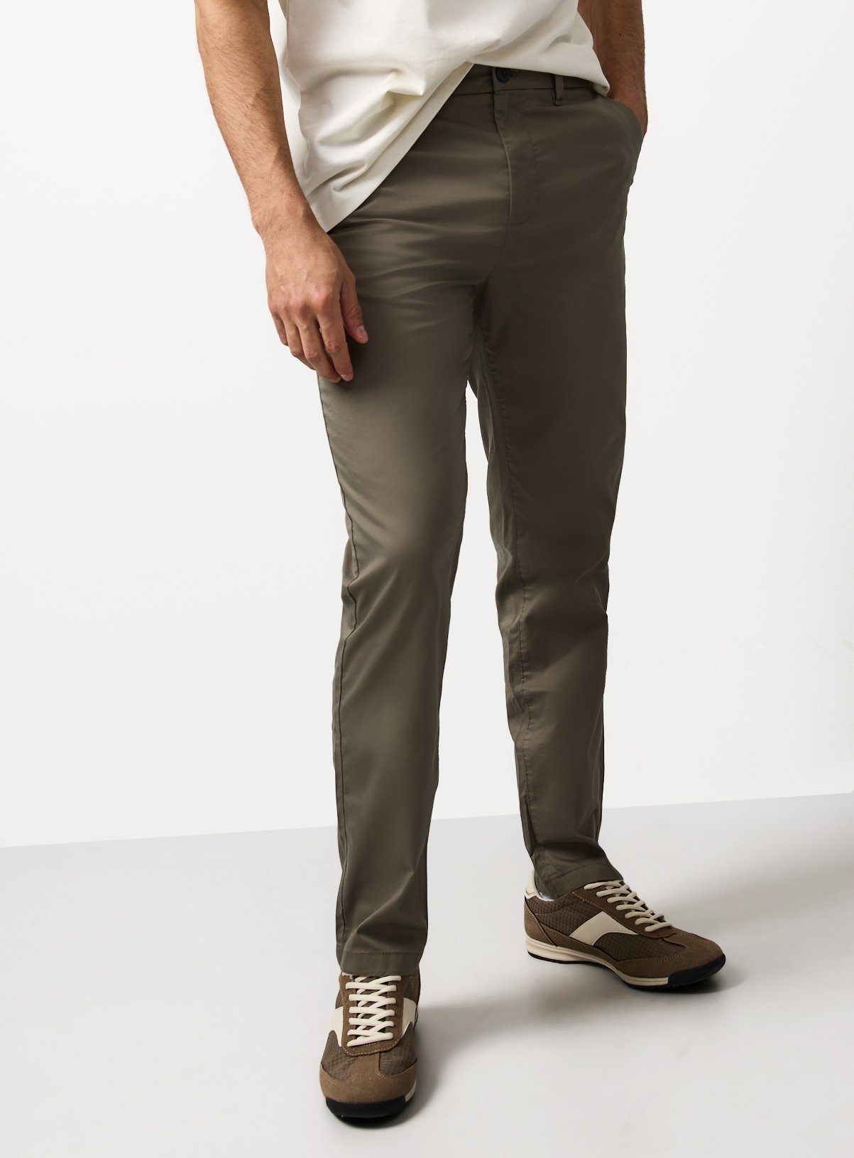 Lightweight Slim Fit Chinos