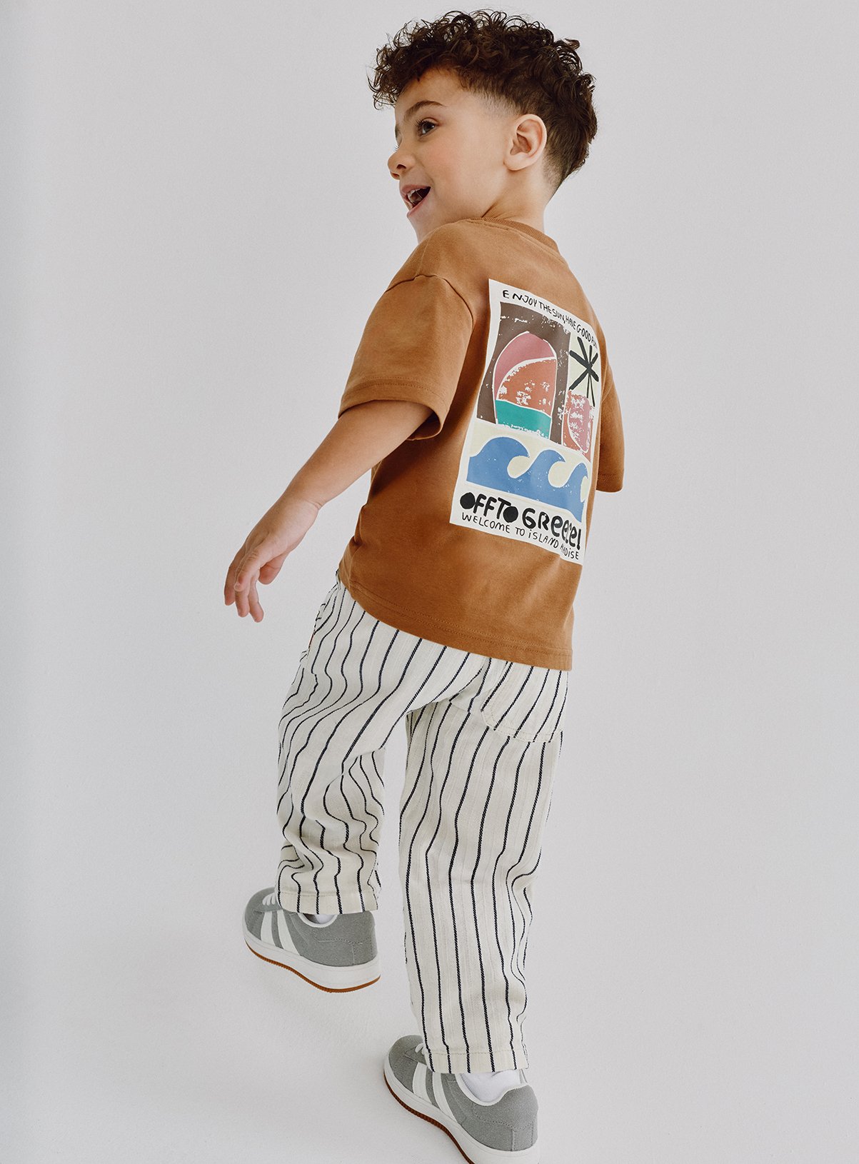 Brown Graphic Print T-Shirt & Trousers Set