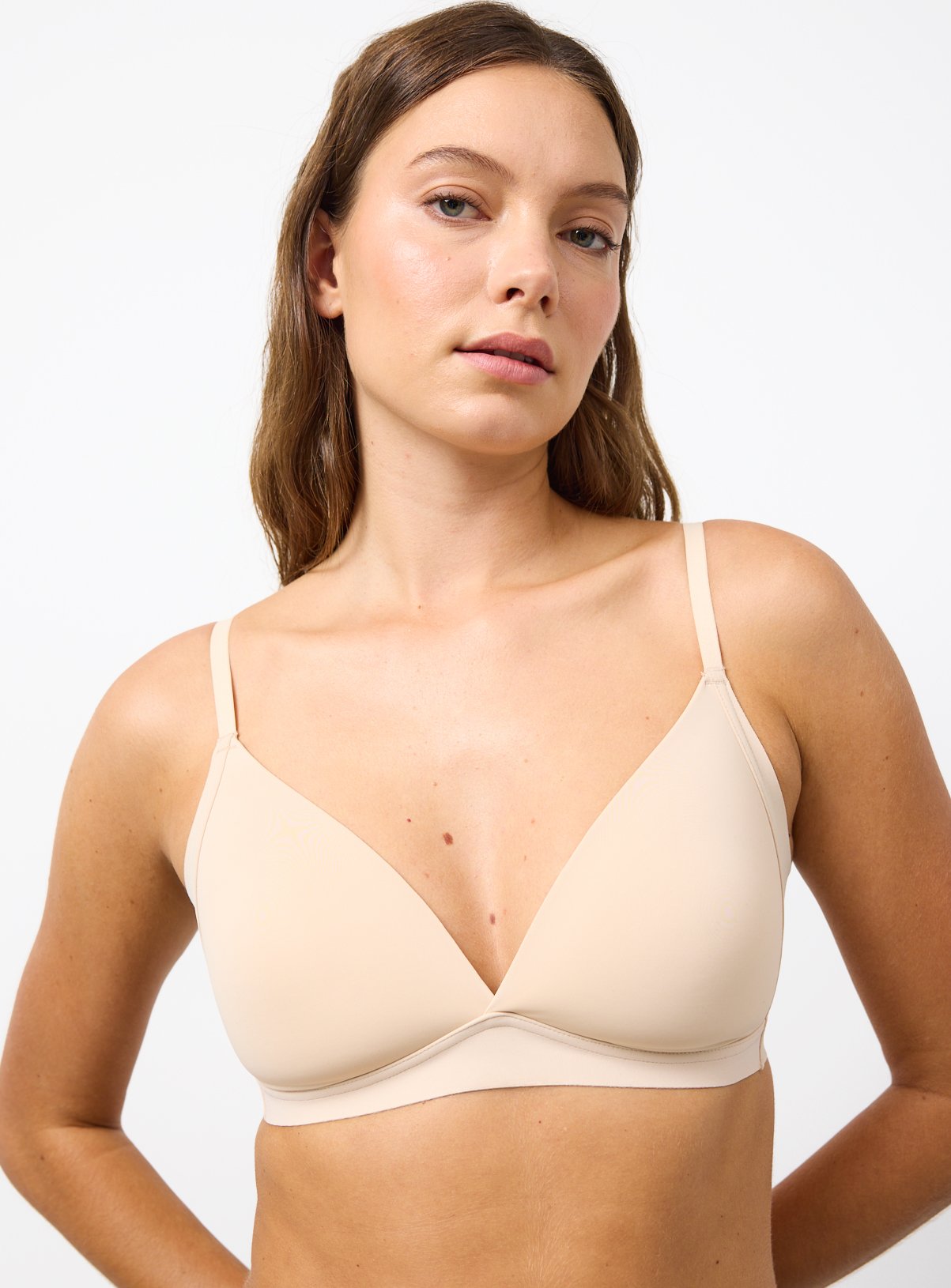 Nude Triangle Shape Smoothform™ Non-Wired Padded Plunge Bra
