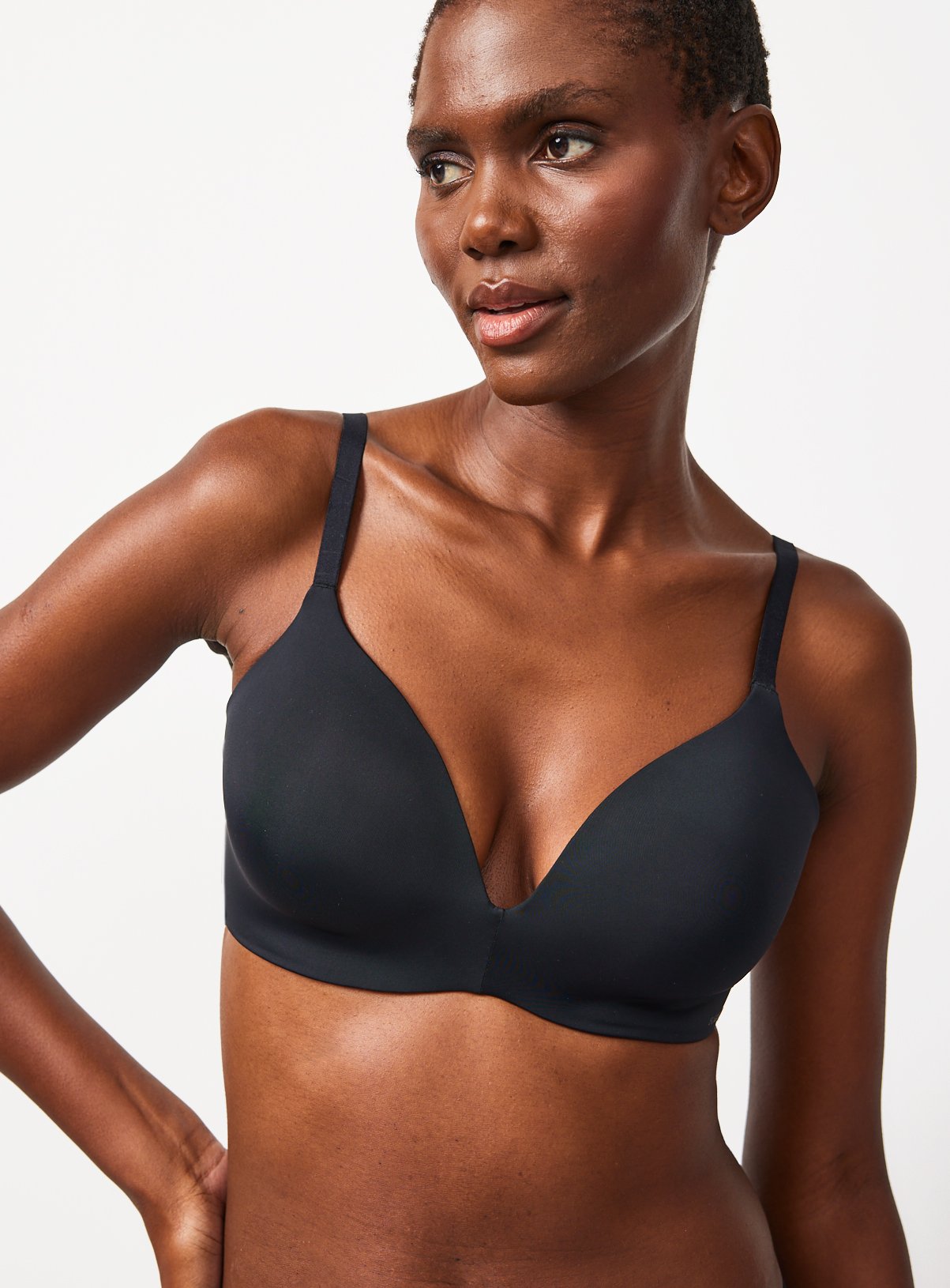 Flexform™ Black Padded Plunge Bra