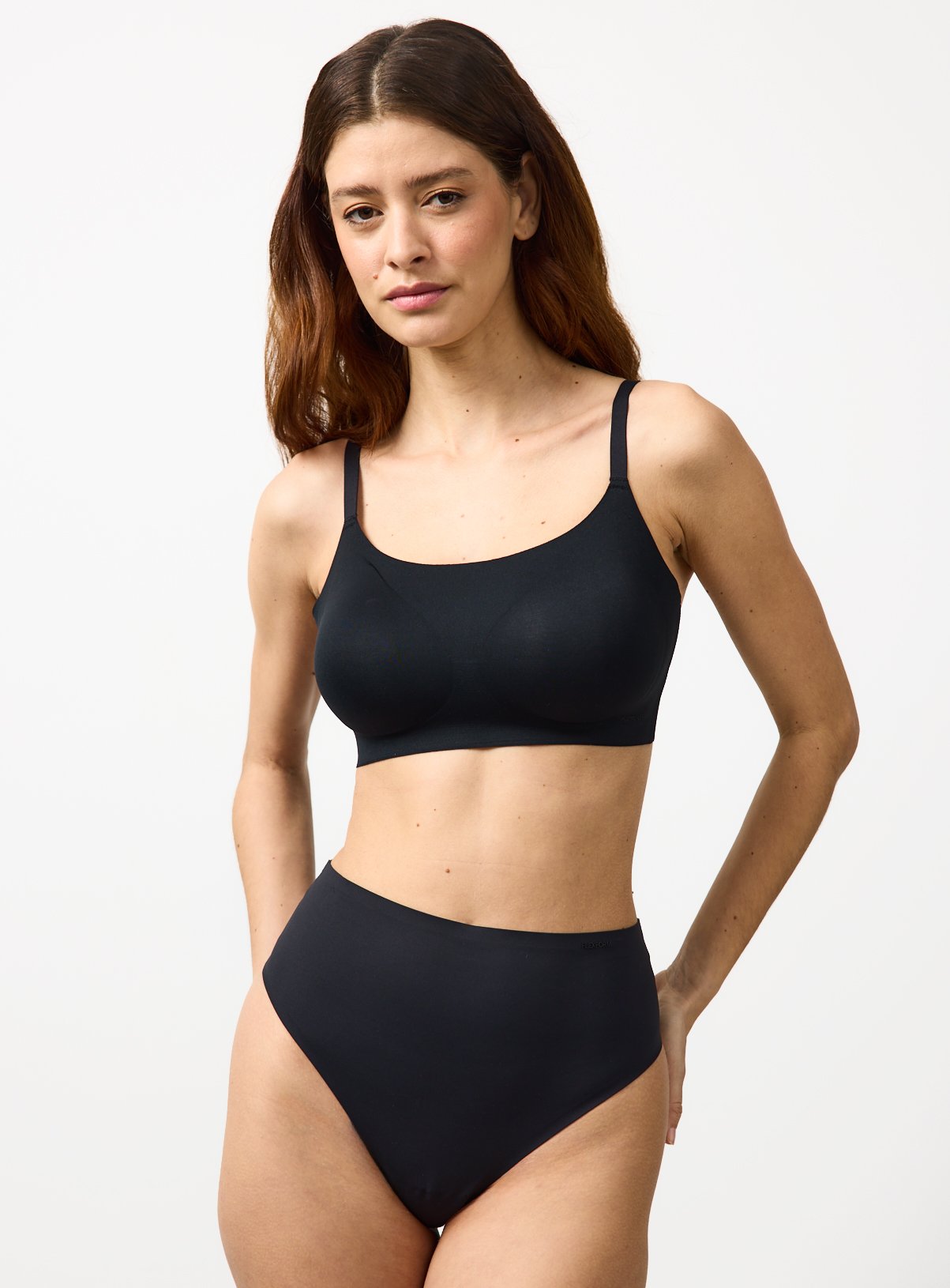 Flexform™ Black Bonded Scoop Neck Bralette 