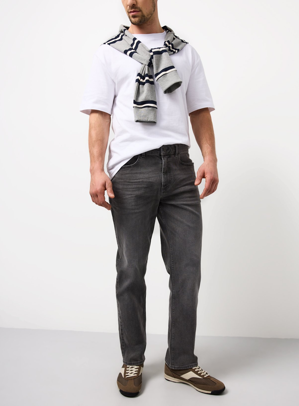 Grey Mid Straight Leg Jeans 