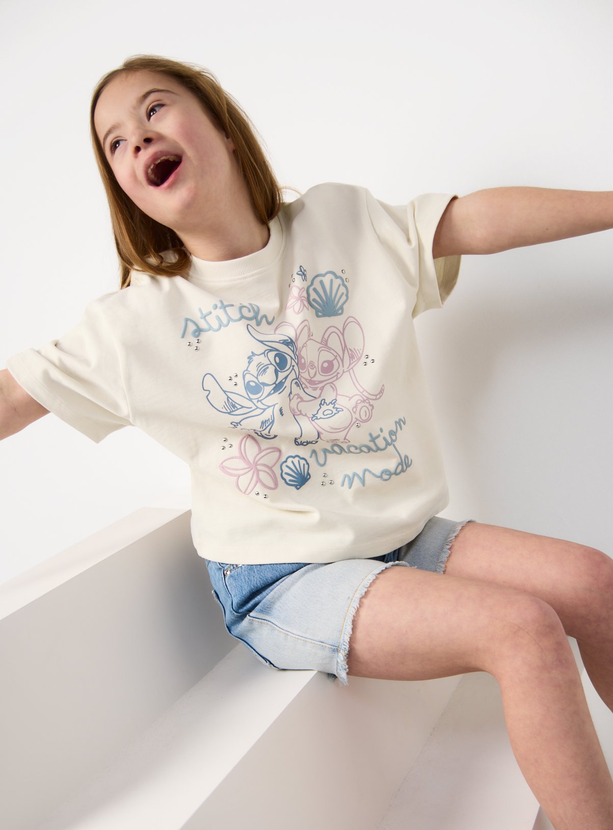 Cream Lilo & Stitch Graphic T-Shirt 7 years