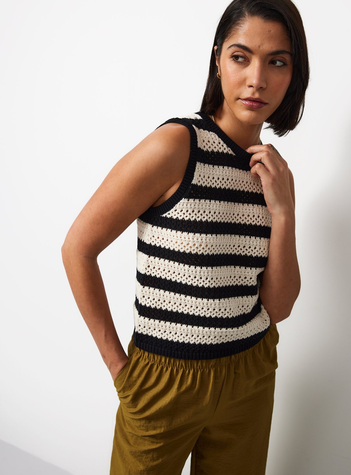 Mono Stripe Airtex Cotton Knitted Vest 