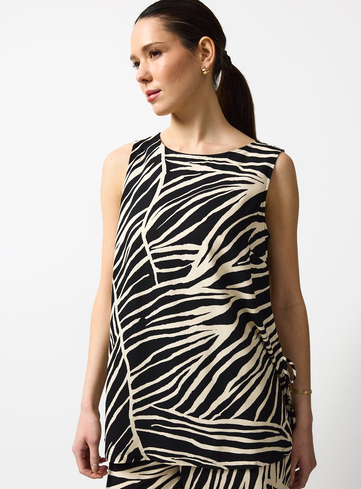 Mono Shell Print Sleeveless Co-ord Top 24