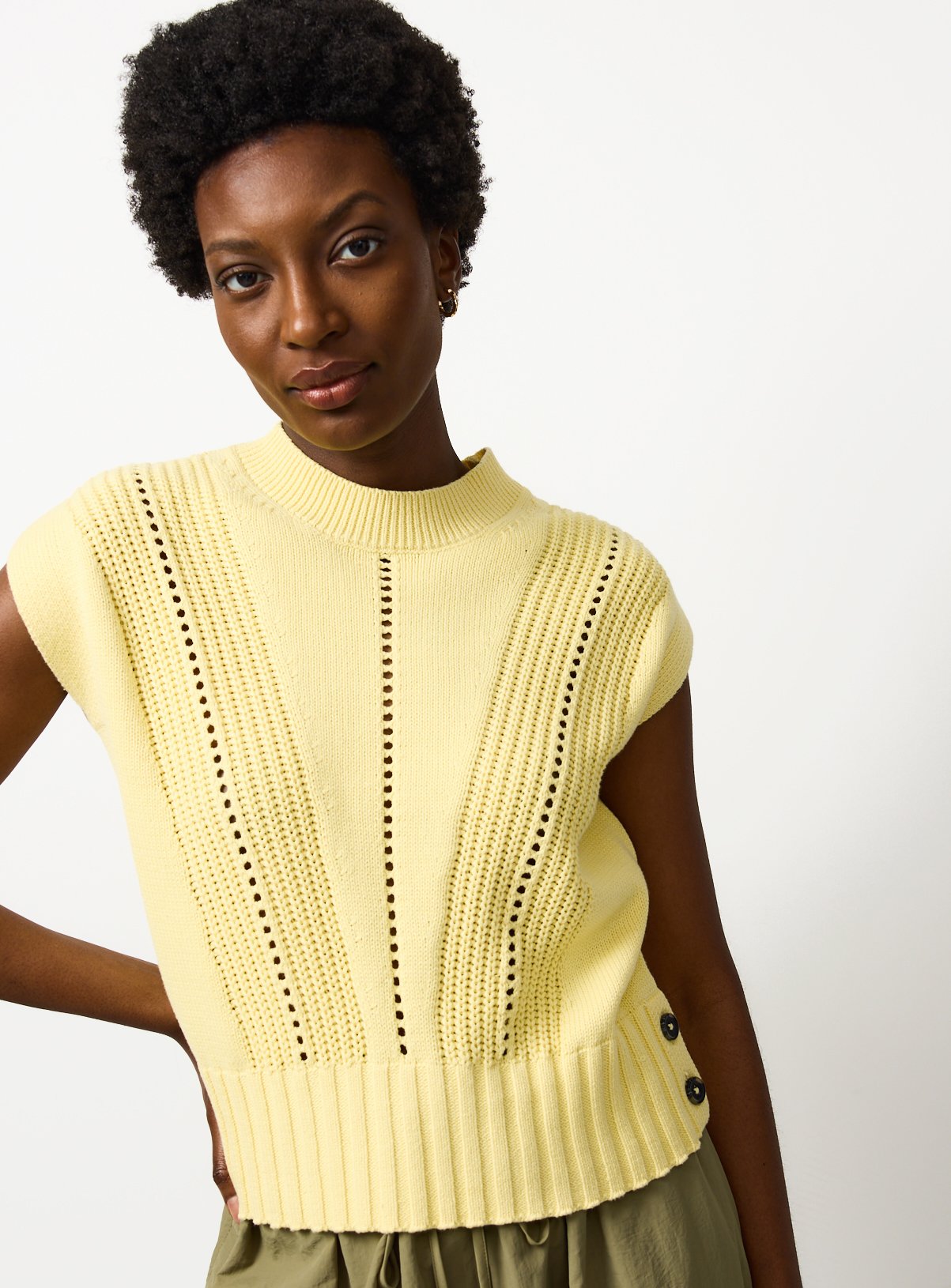 Yellow Button Hem Grown On Sleeve Vest L