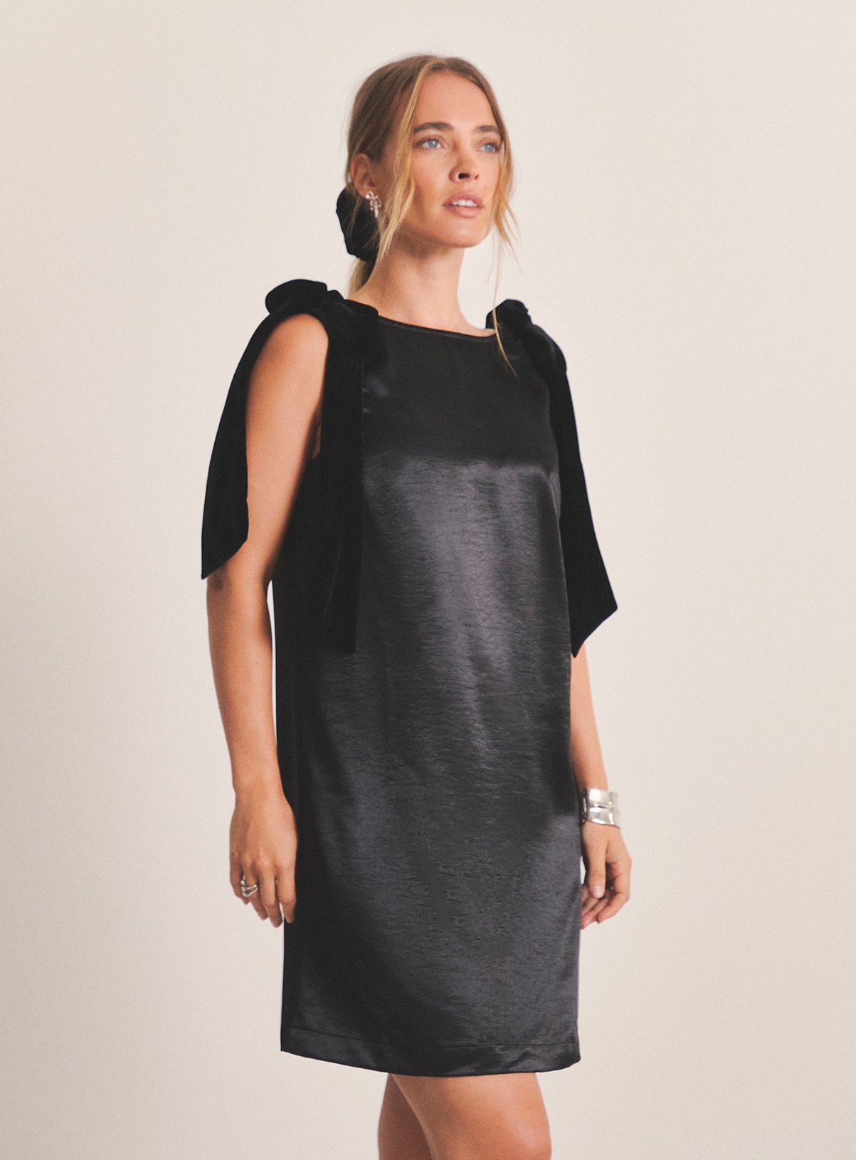 SIMPLY BE Satin Shift Dress With Bow Straps 