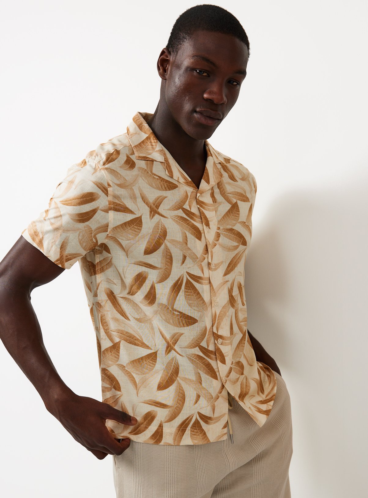 Leaf Print Short Sleeve Shirt