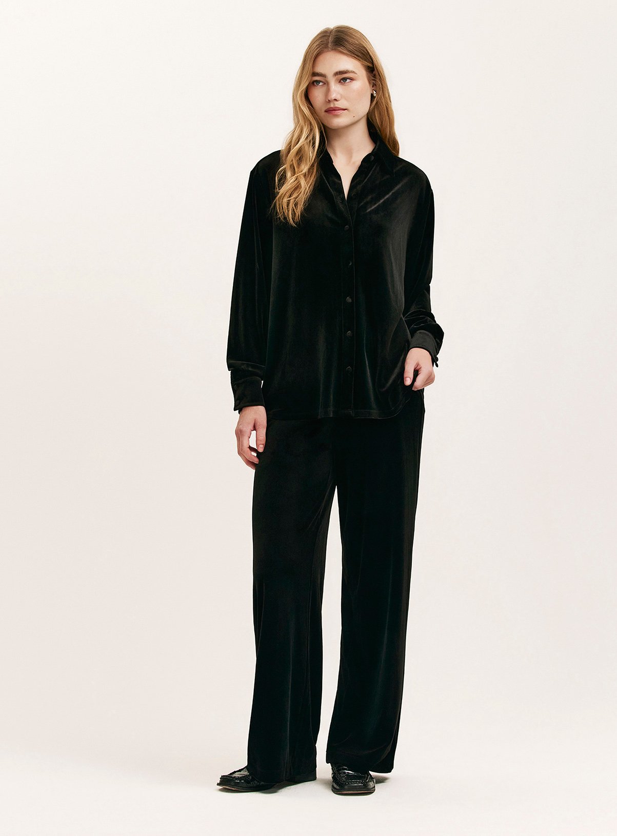FINERY Sayge Velvet Shirt Black 