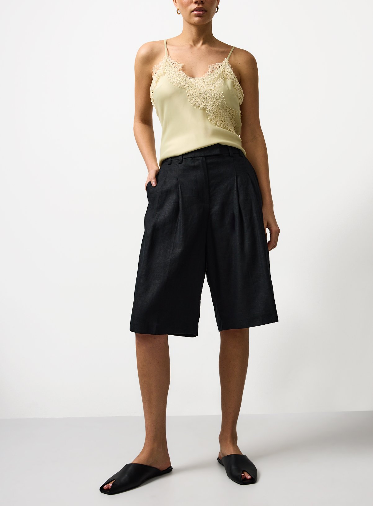 Black Linen Tailored Shorts 22