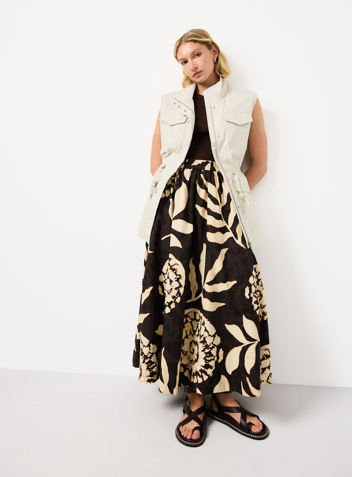 Brown Shell Print Full Skirt 