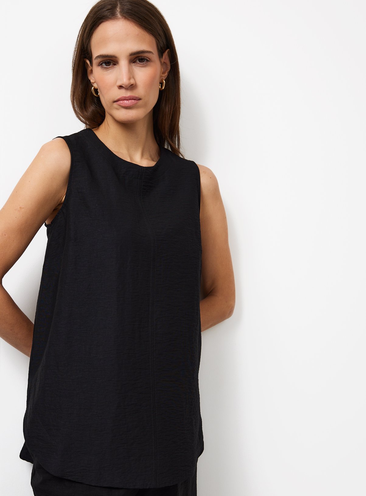 Black Sleeveless Shell Top 18