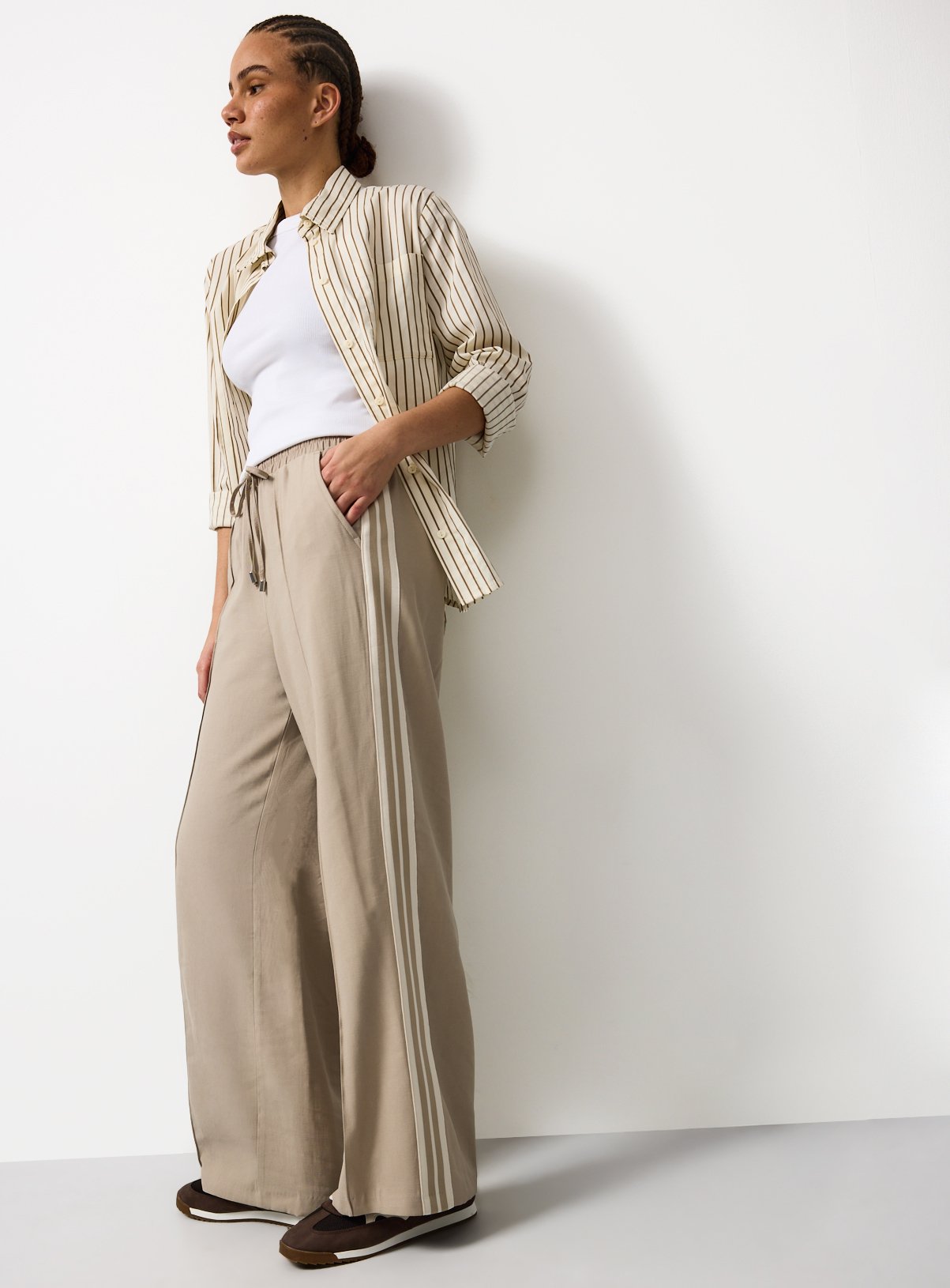 Side Stripe Pull On Wide Leg Trousers 
