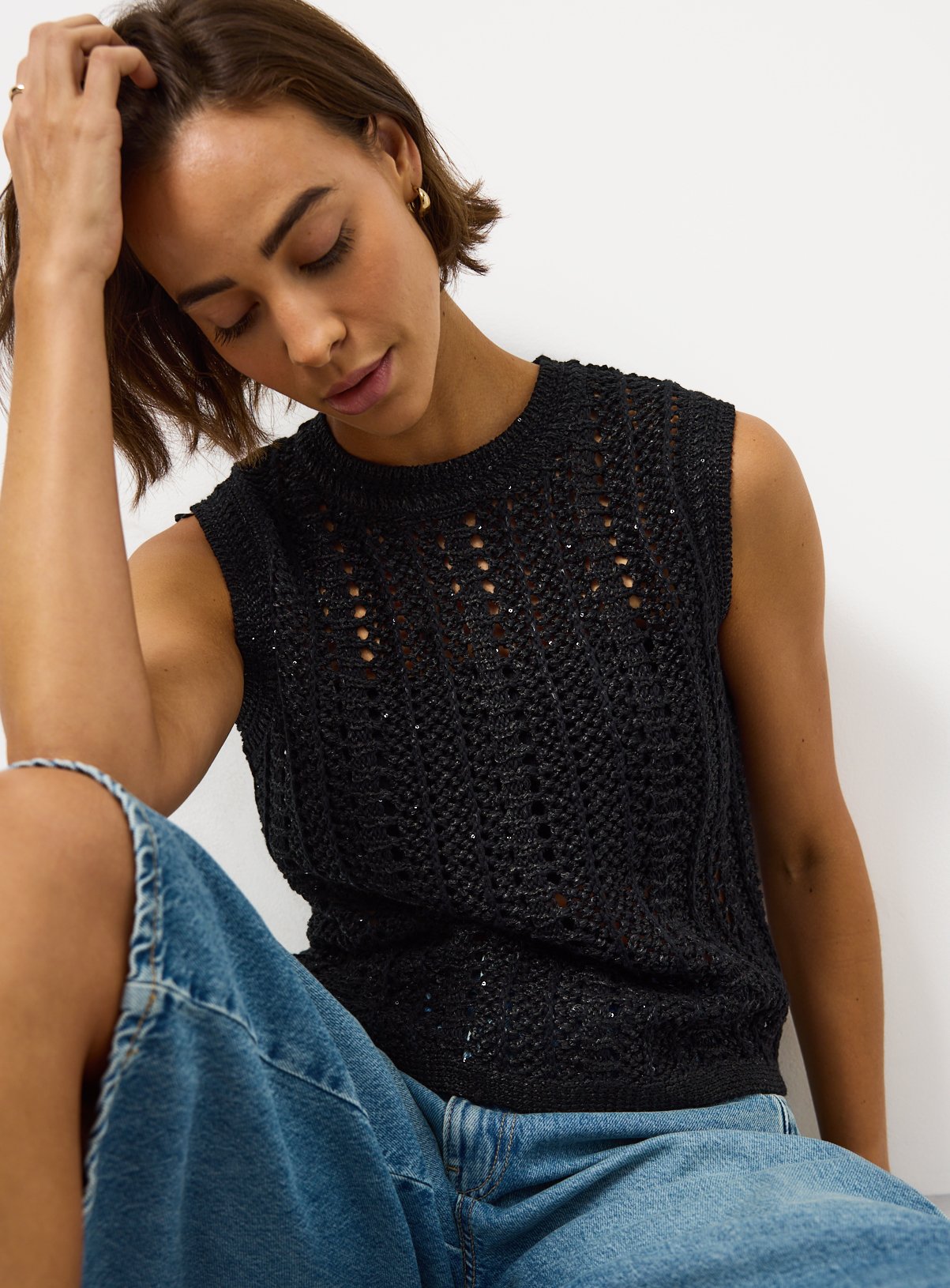 Sequin Detail Knitted Vest 