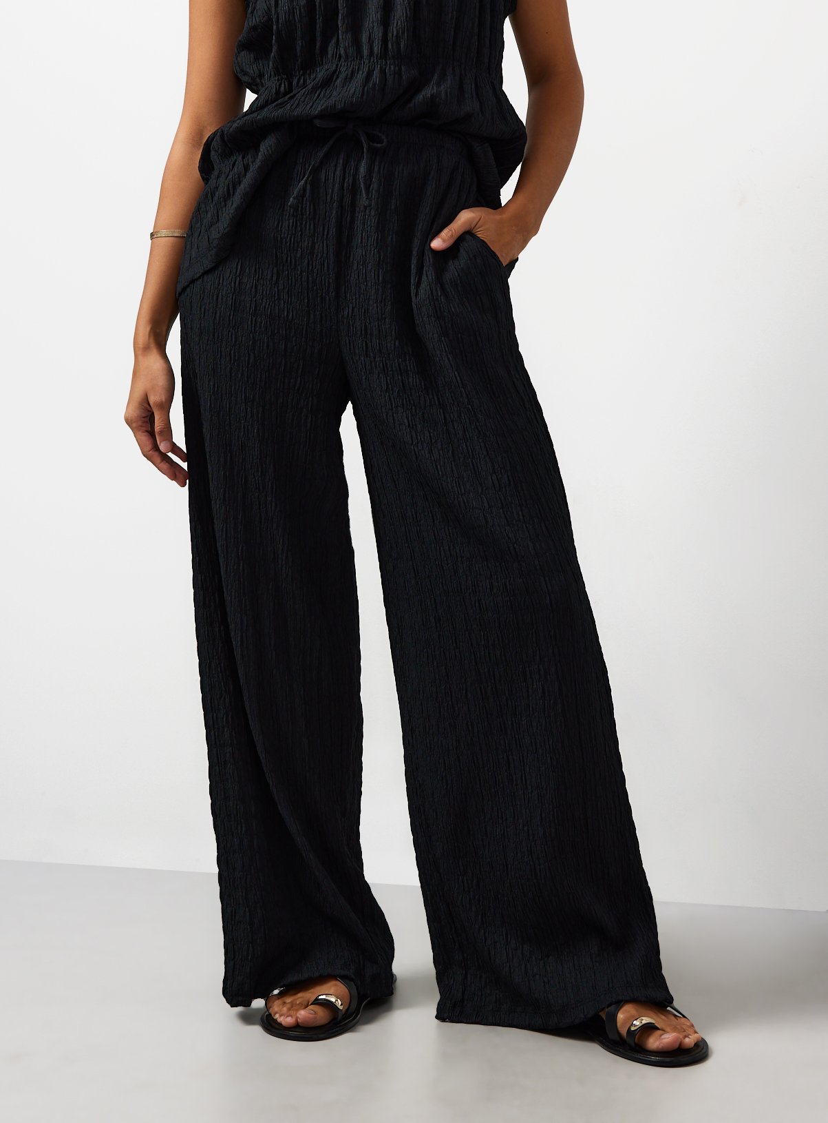 Wide Leg Textured Trousers 