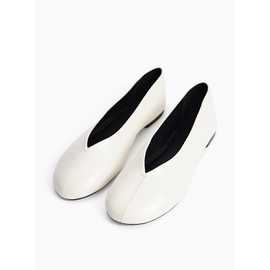 Space Cream Faux Leather Swung Toe Ballerina Shoes