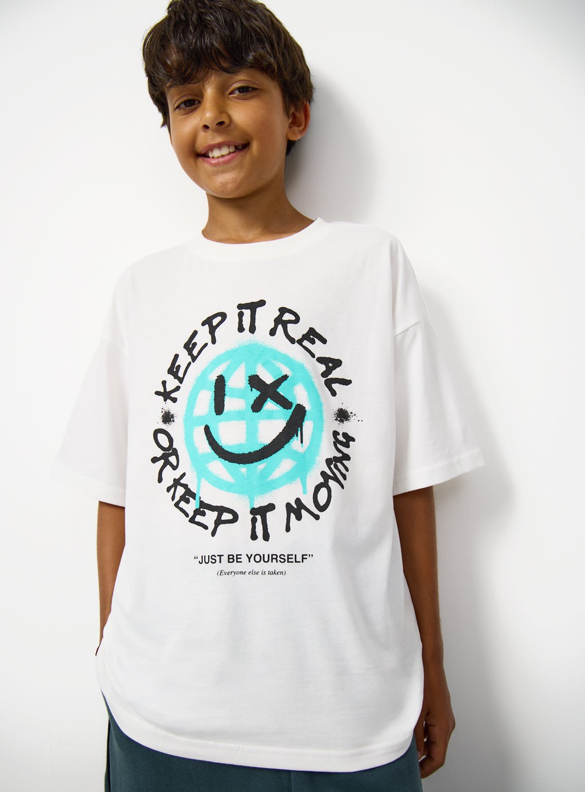 White Smiley Graphic T-Shirt 5 years