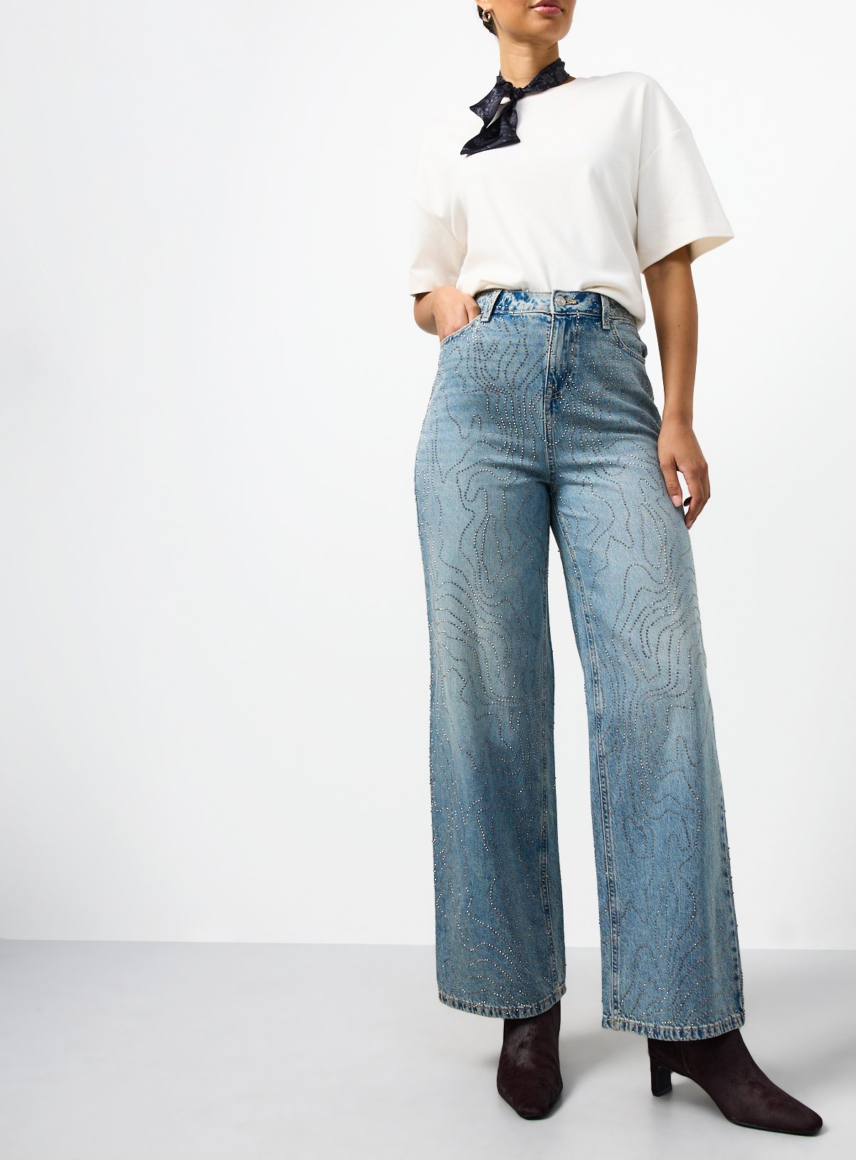 Mid-Wash Swirl Leg Wide Leg Jeans 