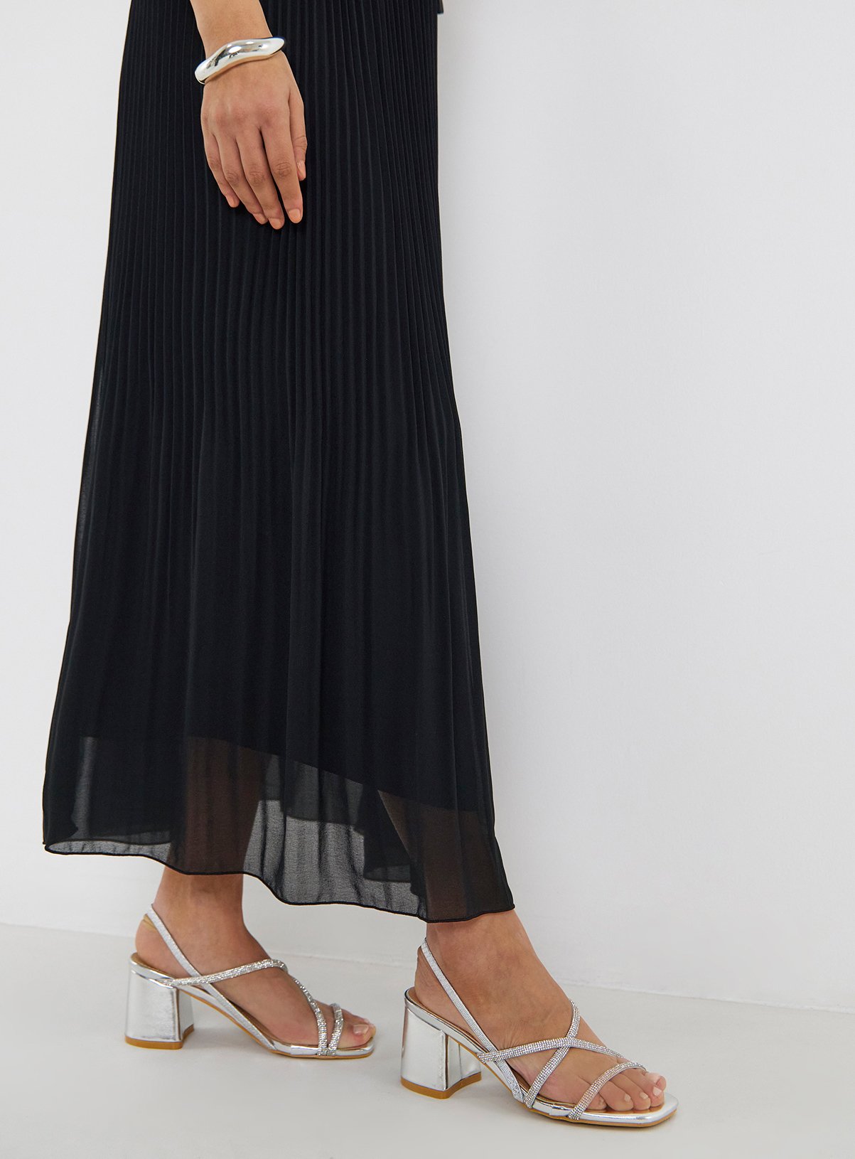 SIMPLY BE Strappy Low Block Heels Wide Fit 5