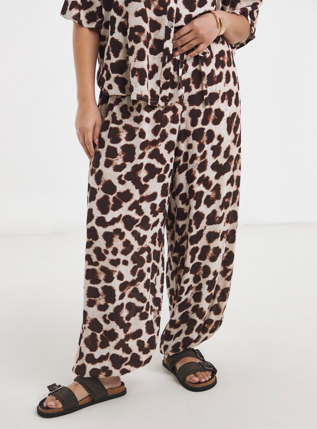 SIMPLY BE Leopard Crinkle Balloon Trouser 