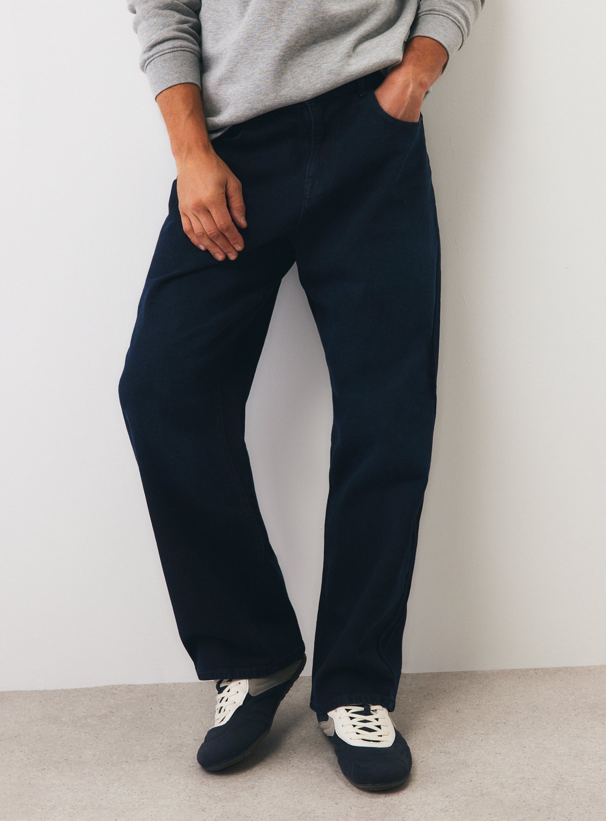 Dark Wash Loose Fit Stretch Jeans 