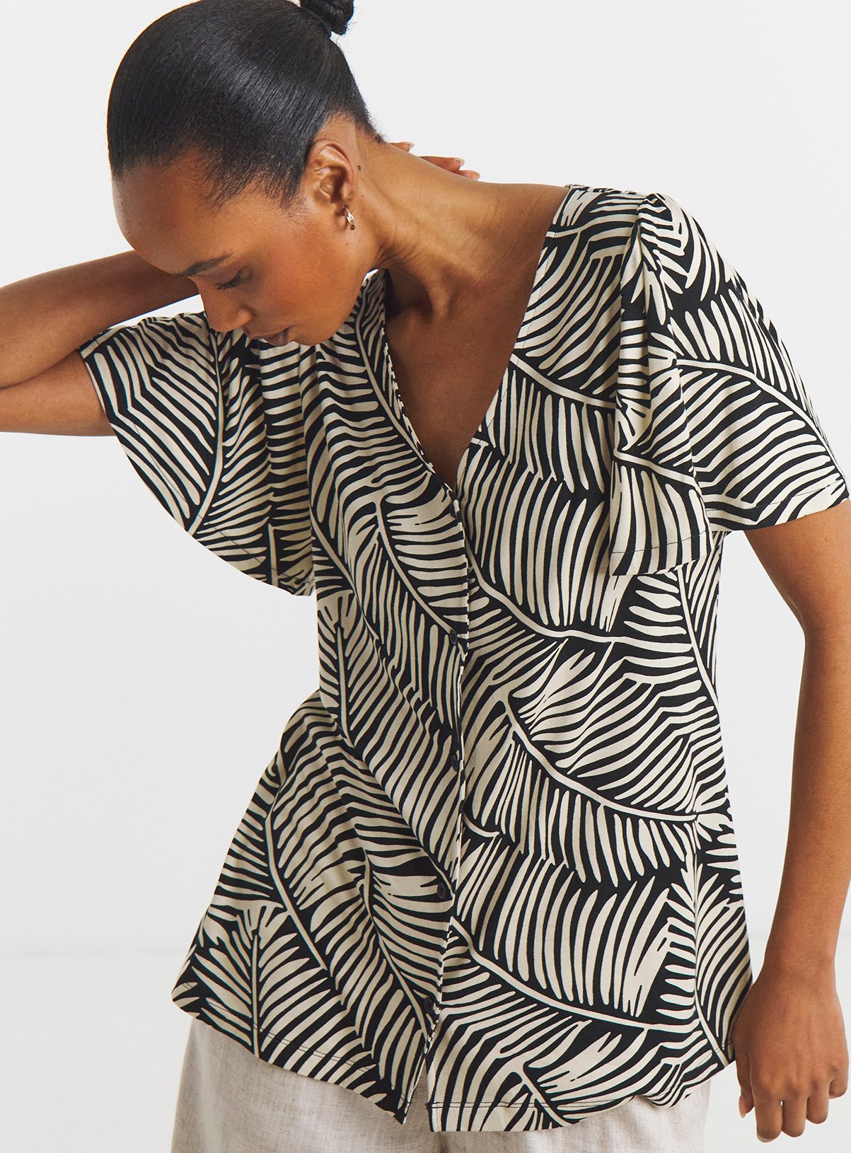 JD WILLIAMS Button Front Angel Sleeve Top 10