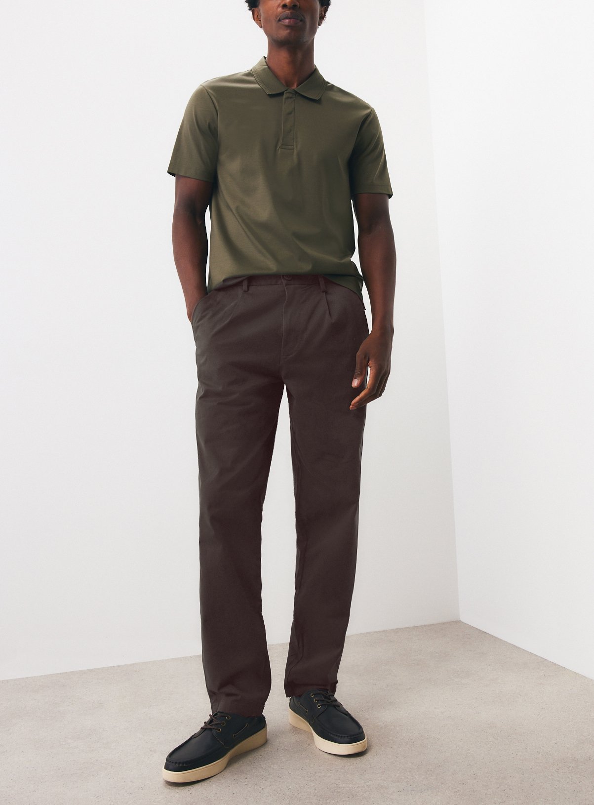 Brown Straight Leg single pleat trouser 