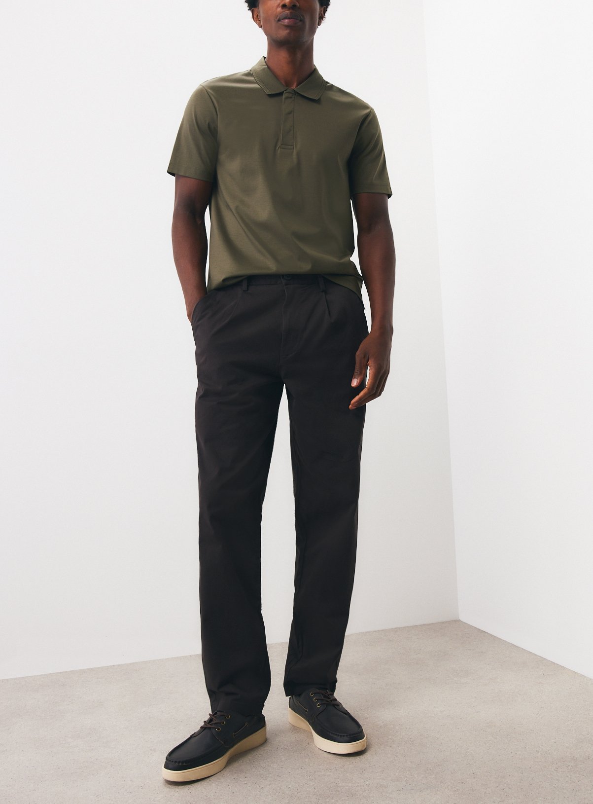 Brown Straight Leg single pleat trouser 