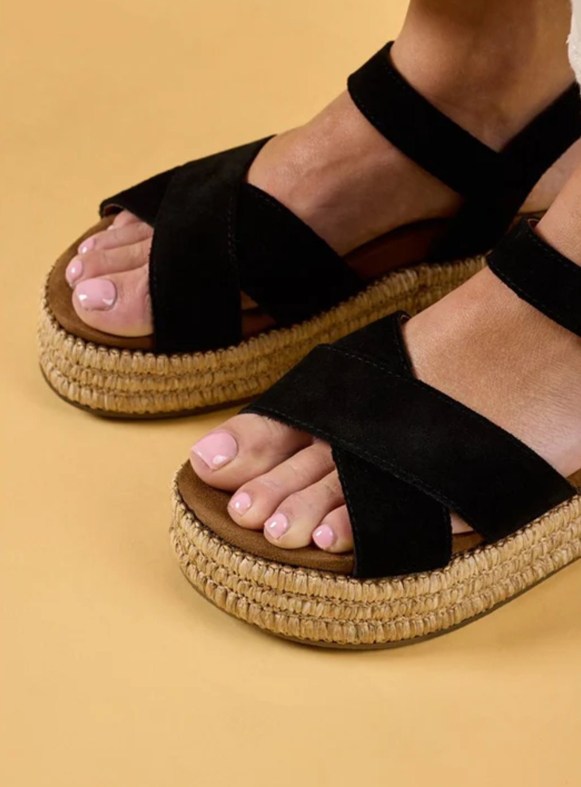 HUSH PUPPIES Rosa Rafia Sandal Black 